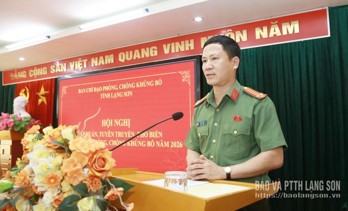 Trung tá Lê Ngọc Giáp, Phó Cục trưởng Cục An ninh nội địa, Bộ Công an truyền đạt các nội dung tại hội nghị
