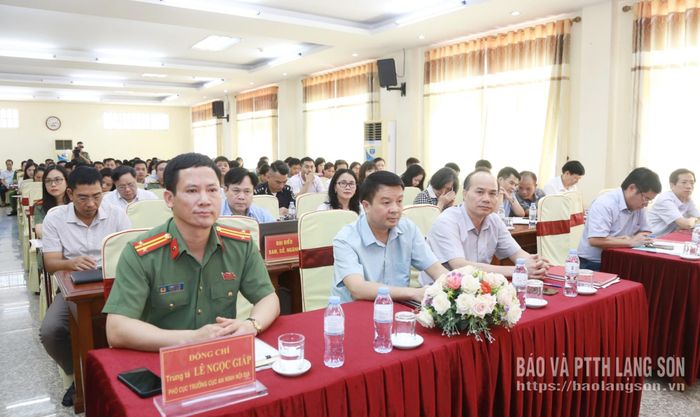 Các đại biểu dự hội nghị