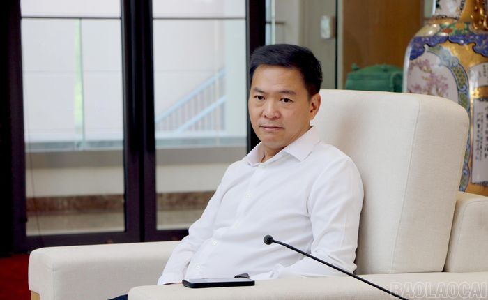 Ông Trần Mạnh Hữu - Chủ tịch Hội đồng quản trị Tổng Công ty Viglacera - CTCP phát biểu tại buổi làm việc.