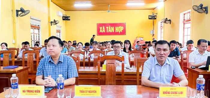 Đại biểu dự lễ khai giảng.
