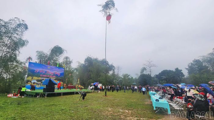 Quang cảnh lễ hội.