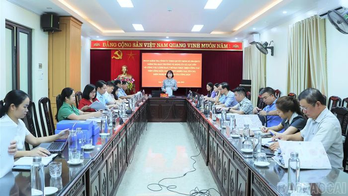 Quang cảnh buổi làm việc.