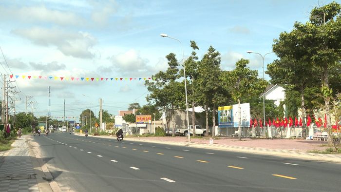 Một tuyến đường ở Tân Hải. Ảnh: Ngọc Hiển