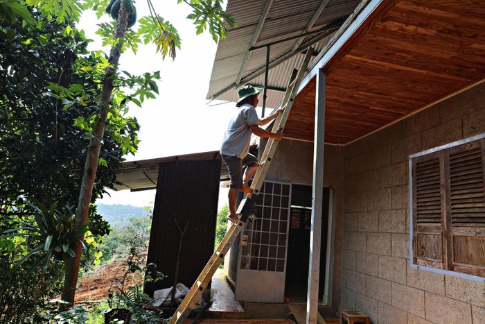 Người dân vùng dự án cao tốc chủ động tháo dỡ công trình, kiến trúc để bàn giao mặt bằng cho các đơn vị triển khai thi công