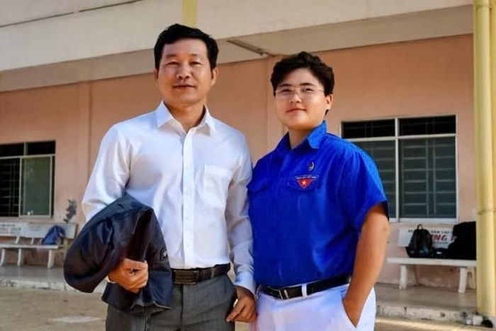 Thầy Nguyễn Hải Đăng và học trò Thiên Khánh