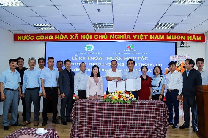 Sở Giáo dục và Đào tạo tỉnh Lâm Đồng thường xuyên ký kết thỏa thuận hợp tác với các đối tác về tăng cường ứng dụng công nghệ thông tin, chuyển đổi số trong giáo dục và đào tạo