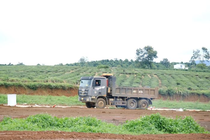 Đơn vị thi công thực hiện đào đắp đất tại dự án cao tốc Bảo Lộc - Liên Khương