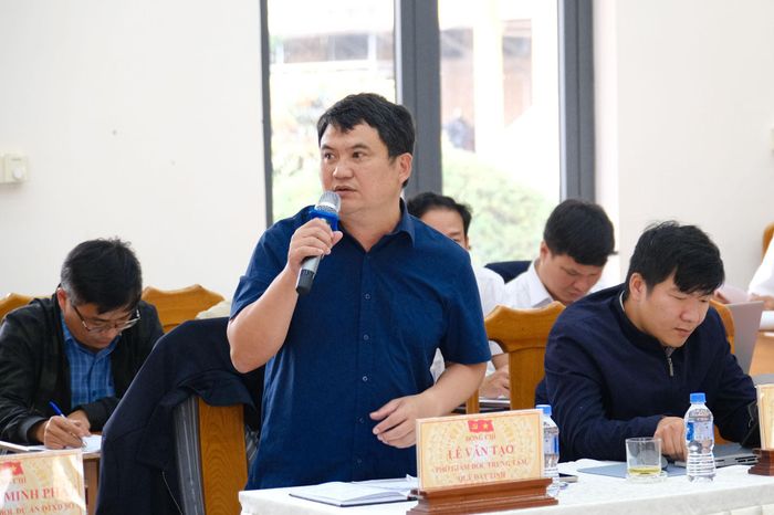 Ông Lê Văn Tạo, Phó Giám đốc Trung tâm Phát triển quỹ đất tỉnh Lâm Đồng phát biểu tại buổi làm việc