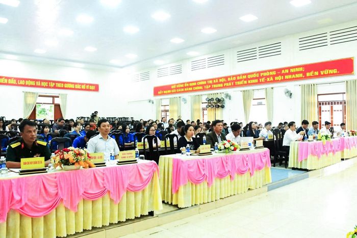 Hội nghị là dịp để chính quyền lắng nghe tiếng nói từ cơ sở, góp phần nâng cao hiệu quả quản lý, điều hành và chất lượng phục vụ Nhân dân