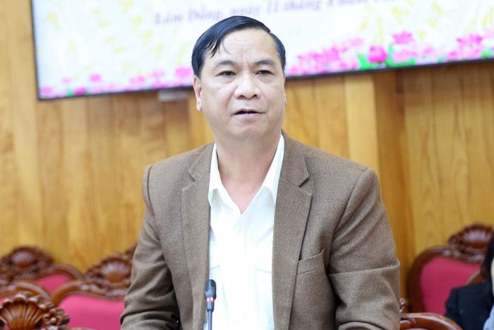 Trưởng Thuế tỉnh Lâm Đồng Trần Văn Long báo cáo công tác thu ngân sách trên địa bàn