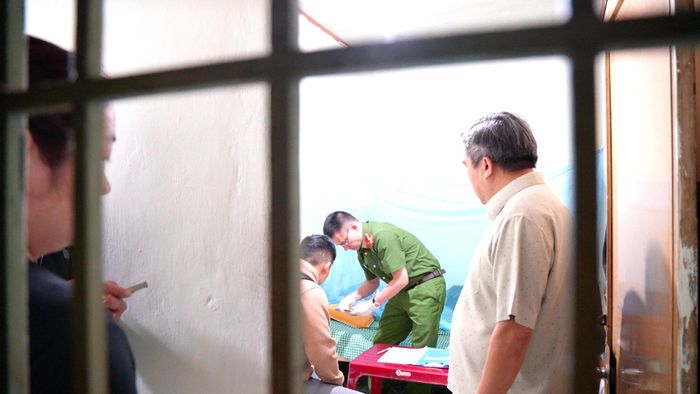 Cơ quan chức năng kiểm tra nơi ở của 2 đối tượng, phát hiện nhiều tang vật vụ trộm