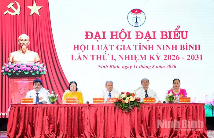 Đoàn Chủ tịch điều hành Đại hội.