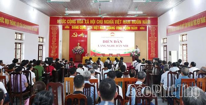 Quang cảnh Diễn đàn "Lắng nghe dân nói" tại xã Hùng Việt.