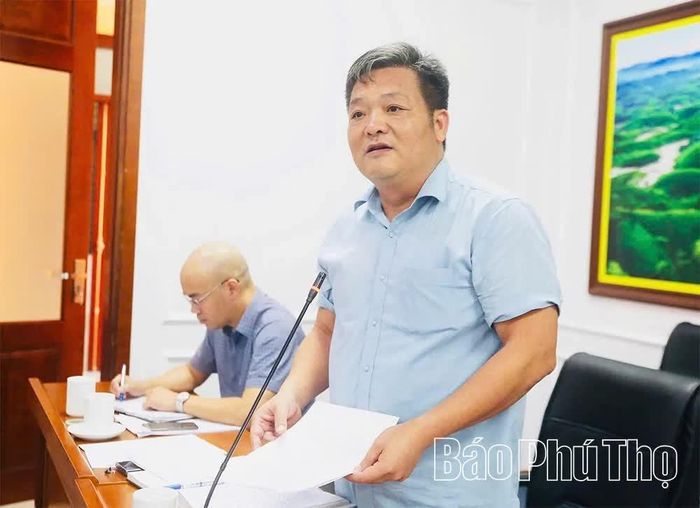 Lãnh đạo UBND phường Xuân Hòa báo cáo tại hội nghị.