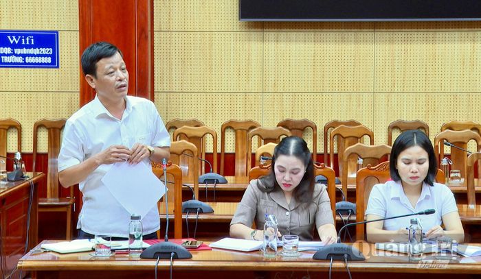Lãnh đạo Báo và phát thanh, truyền hình Quảng Trị phát biểu tại buổi làm việc - Ảnh: H.N
