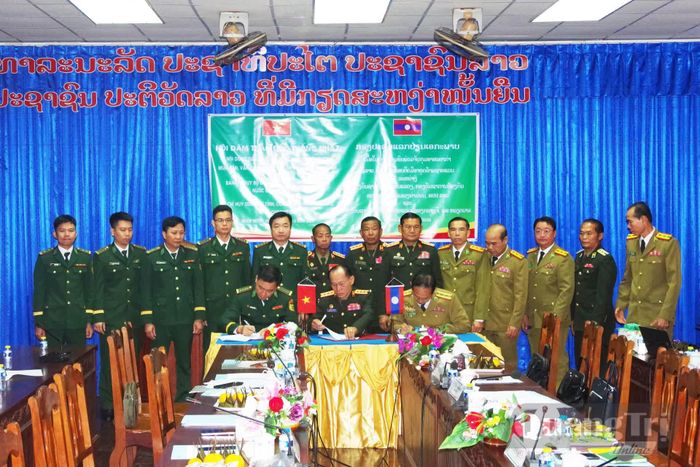 Các đơn vị ký kết biên bản hội đàm - Ảnh: H.N