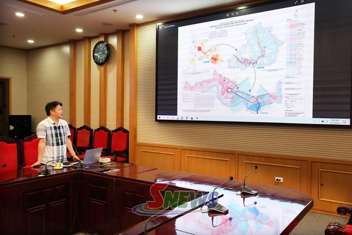Đơn vị tư vấn trình bày dự án đầu tư xây dựng cơ sở hạ tầng Cửa khẩu chính Chiềng Khương.