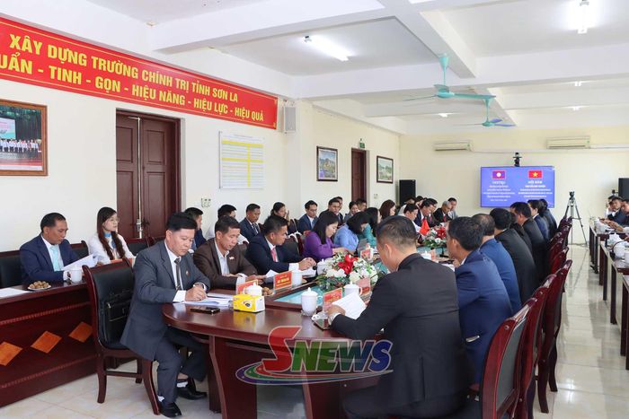 Các đại biểu dự Hội đàm.