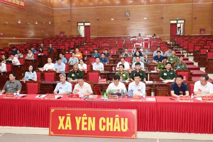 Các đại biểu và lực lượng tham dự diễn tập.