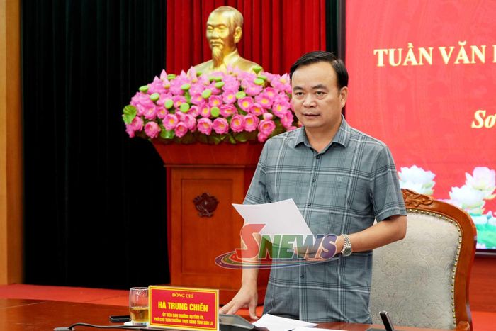 Đồng chí Hà Trung Chiến, Ủy viên Ban Thường vụ Tỉnh ủy, Phó Chủ tịch Thường trực UBND tỉnh kết luận cuộc họp.