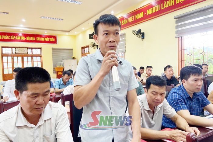 Cử tri kiến nghị tại hội nghị.