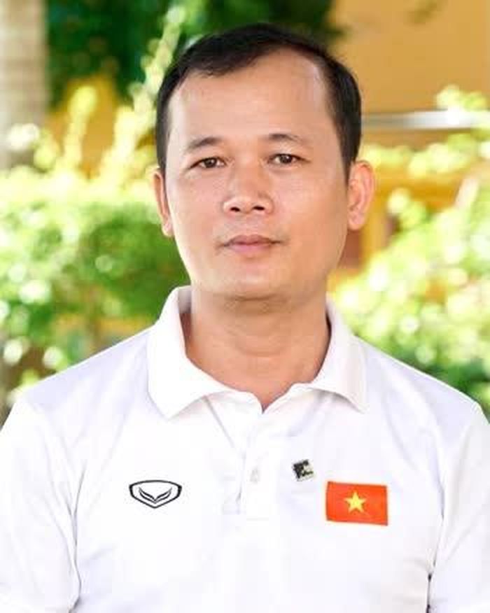 Thầy giáo La Văn Đông Phó Hiệu trưởng Trường Tiểu học Yên Hương, xã Yên Phú