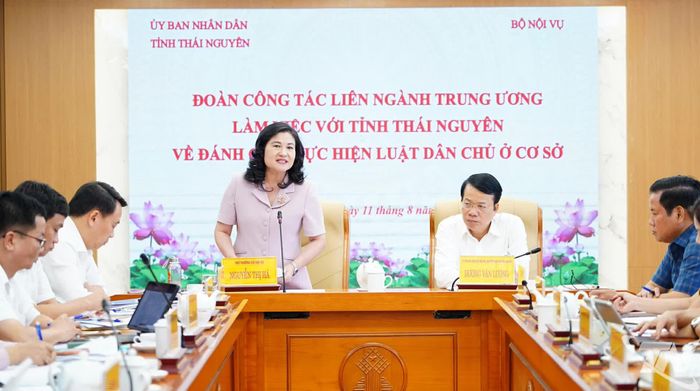 Thứ trưởng Bộ Nội vụ, Trưởng đoàn công tác kết luận buổi làm việc.