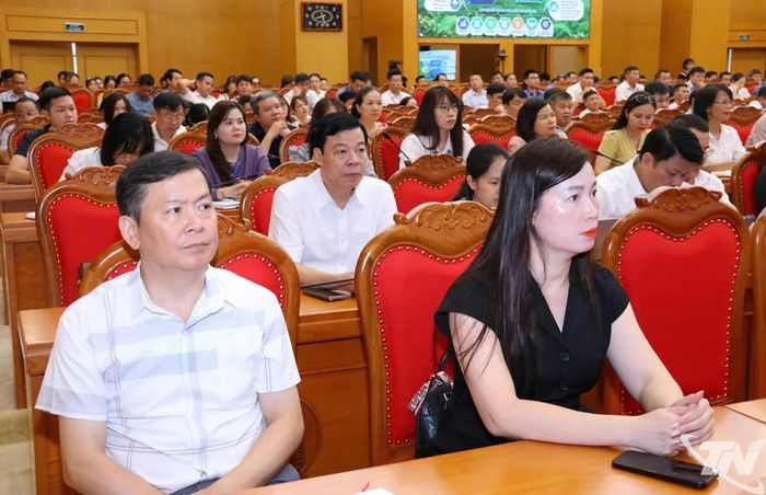 Các đại biểu dự Hội nghị.