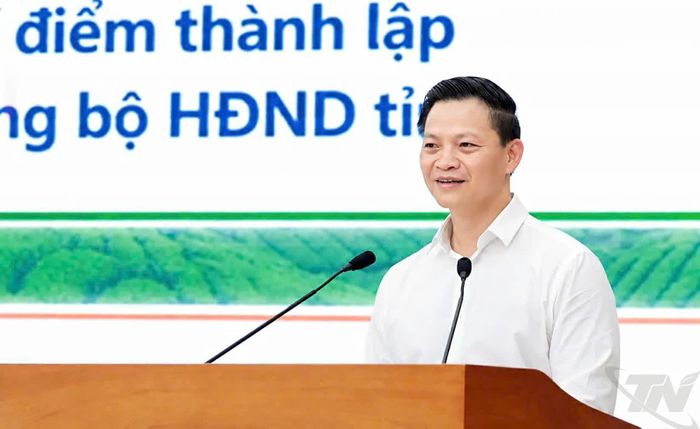 Đồng chí Vương Quốc Tuấn, Ủy viên Trung ương Đảng, Phó Bí thư Tỉnh ủy, Bí thư Đảng ủy, Chủ tịch UBND tỉnh Thái Nguyên, quán triệt các chuyên đề trọng tâm.