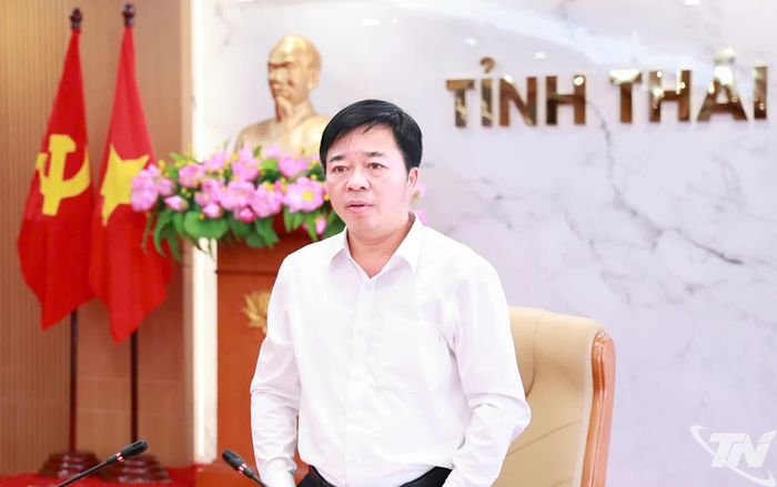 Đồng chí Bùi Văn Lương phát biểu kết luận Hội nghị.