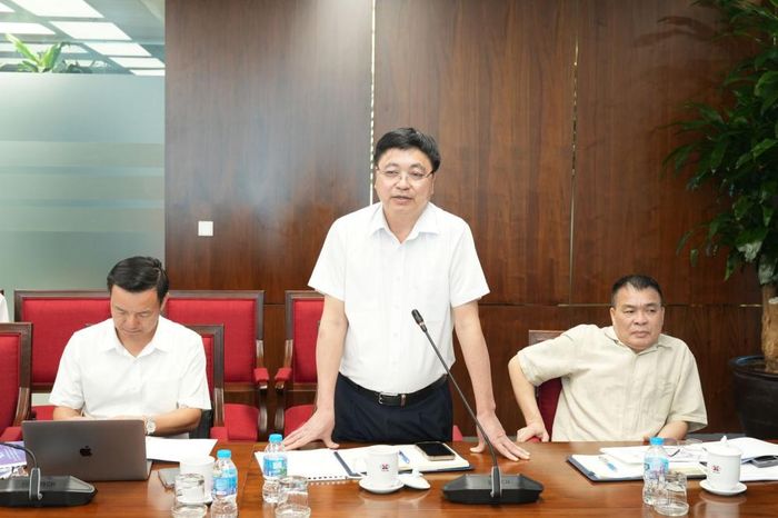 Lãnh đạo Tổng công ty Công nghiệp Hóa chất mỏ báo cáo tình hình triển khai lập dự án.