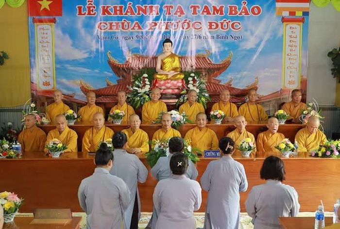 Chư tôn đức chứng minh