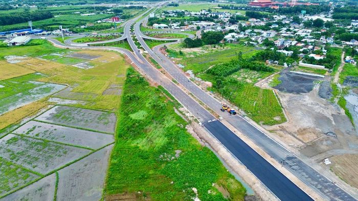 Đường 25C kết nối vào đường T1 vào cổng số 1 sân bay Long Thành.