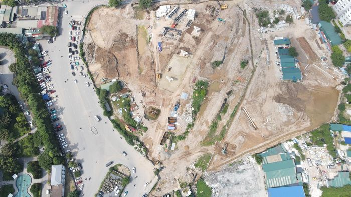 Ghi nhận của PV cho thấy, đến nay nhiều hạng mục của dự án đang được triển khai đồng thời. Một số trụ cầu đã được thi công, tạo hình hài mới cho công trình sau nhiều năm chậm tiến độ.
