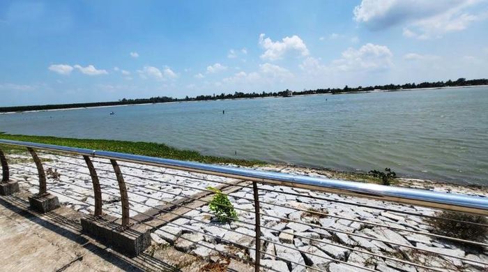 Hồ mênh mông nước nhưng chưa được khai thác, vận hành đúng công năng. Mỗi năm thất thoát gần 1 tỷ đồng. Ngân sách TP Cần Thơ bổ sung kinh phí 1,5 tỷ đồng.