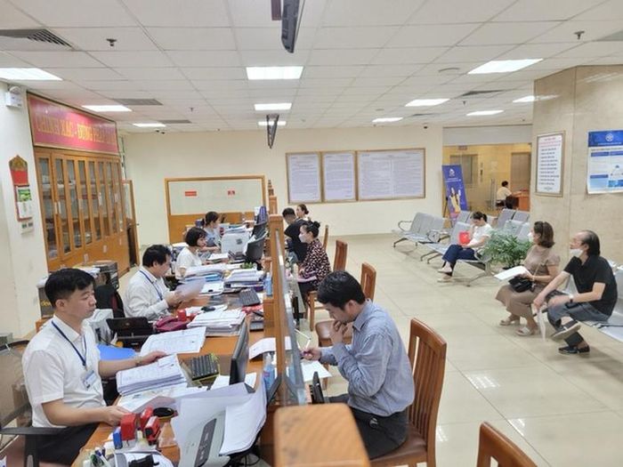 Chính phủ yêu cầu tiếp tục hoàn thiện tổ chức bộ máy theo mô hình chính quyền địa phương 2 cấp, bảo đảm hoạt động thông suốt, hiệu lực, hiệu quả. Ảnh: VGP.
