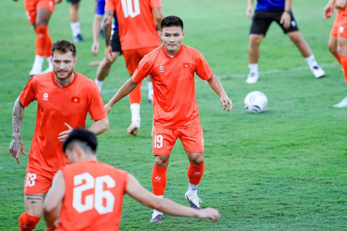 Quang Hải nỗ lực tập luyện cùng tuyển Việt Nam để hướng tới bán kết AFF Cup 2026 (Ảnh: VFF).