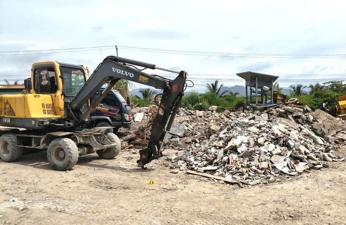Hơn 163 tấn chất thải trên đất nông nghiệp tại cơ sở của Nguyễn Duy Hưng tại khu An Thái, phường Yên Tử. (Ảnh: Công an tỉnh Quảng Ninh).