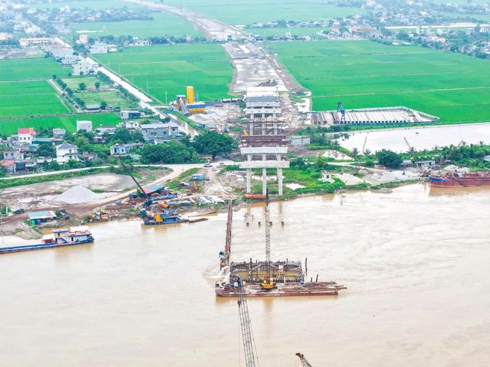 Cao tốc Ninh Bình - Hải Phòng có tổng chiều dài khoảng 60,9km, trong đó đoạn qua tỉnh Hưng Yên dài 33,3km; được đầu tư theo quy mô 4 làn xe hoàn chỉnh, tốc độ thiết kế 120km/h, tổng mức đầu tư gần 20 nghìn tỷ đồng.