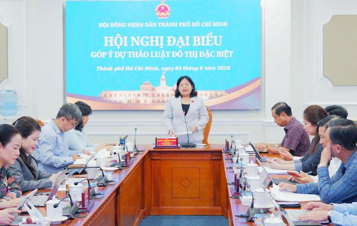 Thường trực HĐND Thành phố Hồ Chí Minh tổ chức Hội nghị lấy ý kiến đại biểu HĐND góp ý dự thảo Luật Đô thị đặc biệt. Ảnh: Lê Hoa
