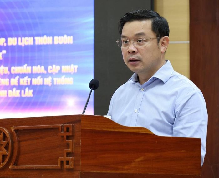 Chủ tịch UBND tỉnh Đắk Lắk, ông Đỗ Hữu Huy yêu cầu các sở, ngành, địa phương, doanh nghiệp, hợp tác xã tập trung rà soát, chuẩn hóa và cập nhật dữ liệu, phân công rõ người, rõ việc, rõ trách nhiệm. Ảnh: Nhật Tiến.