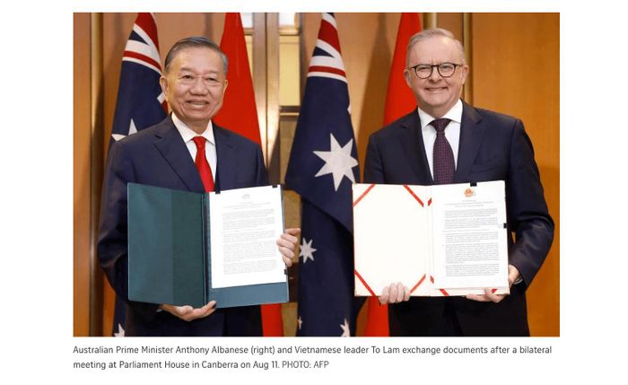 Ảnh chụp màn hình bài báo trên The Straits Times