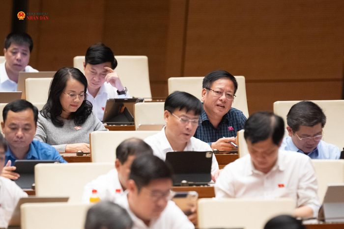 Các đại biểu dự phiên họp. Ảnh: Phạm Thắng