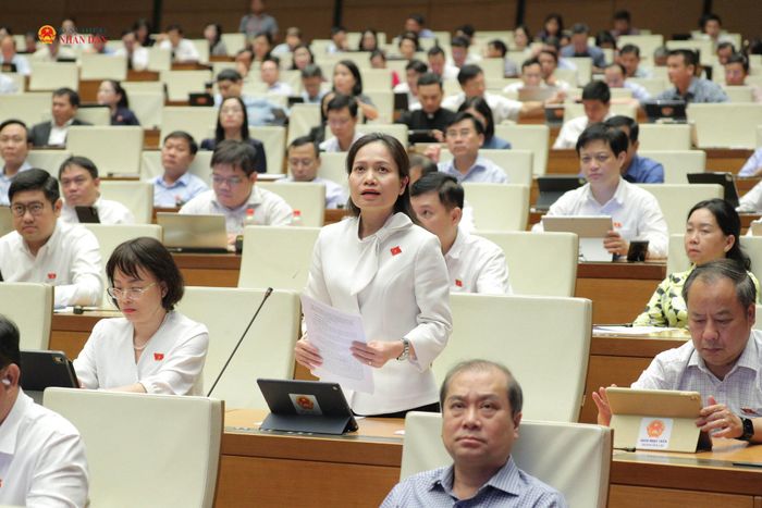 ĐBQH Siu Hương (Gia Lai) phát biểu