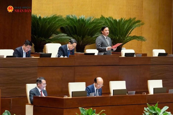 Chủ tịch Quốc hội Trần Thanh Mẫn chủ trì phiên họp, Phó Chủ tịch Quốc hội Nguyễn Khắc Định điều hành nội dung thảo luận về dự án Nghị quyết về công tác phòng, chống tội phạm và vi phạm pháp luật, công tác của Viện Kiểm sát nhân dân, của Tòa án nhân dân và công tác thi hành án (Nghị quyết thay thế Nghị quyết số 96/2019/QH14 của Quốc hội về công tác phòng, chống tội phạm và vi phạm pháp luật, công tác của Viện kiểm sát nhân dân, của Toà án nhân dân và công tác thi hành án) chiều 11/8