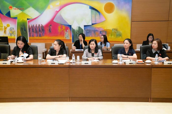 Các đại biểu tham dự Phiên họp