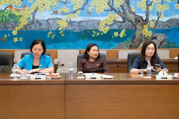 Các đại biểu tham dự Phiên họp