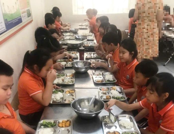 Quy định mới nhằm đảm bảo ATTP và dinh dưỡng cho học sinh đáp ứng nhu cầu học tập, phát triển thể lực, trí lực theo từng lứa tuổi và phù hợp với tình hình thực tiễn