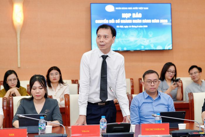 Ông Bùi Quang Cương, Phó Tổng Giám đốc TPBank phát biểu tại Họp báo