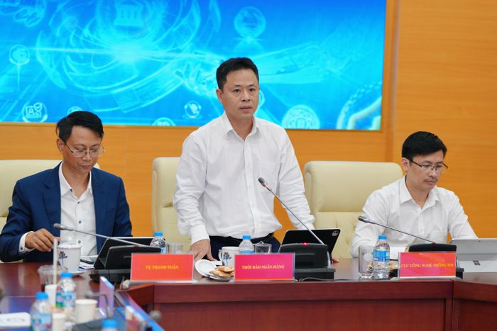 Đại diện Ban tổ chức chủ trì họp báo sự kiện Chuyển đổi số ngành Ngân hàng năm 2026
